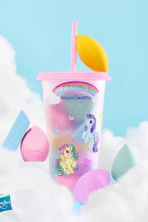 container with sponges